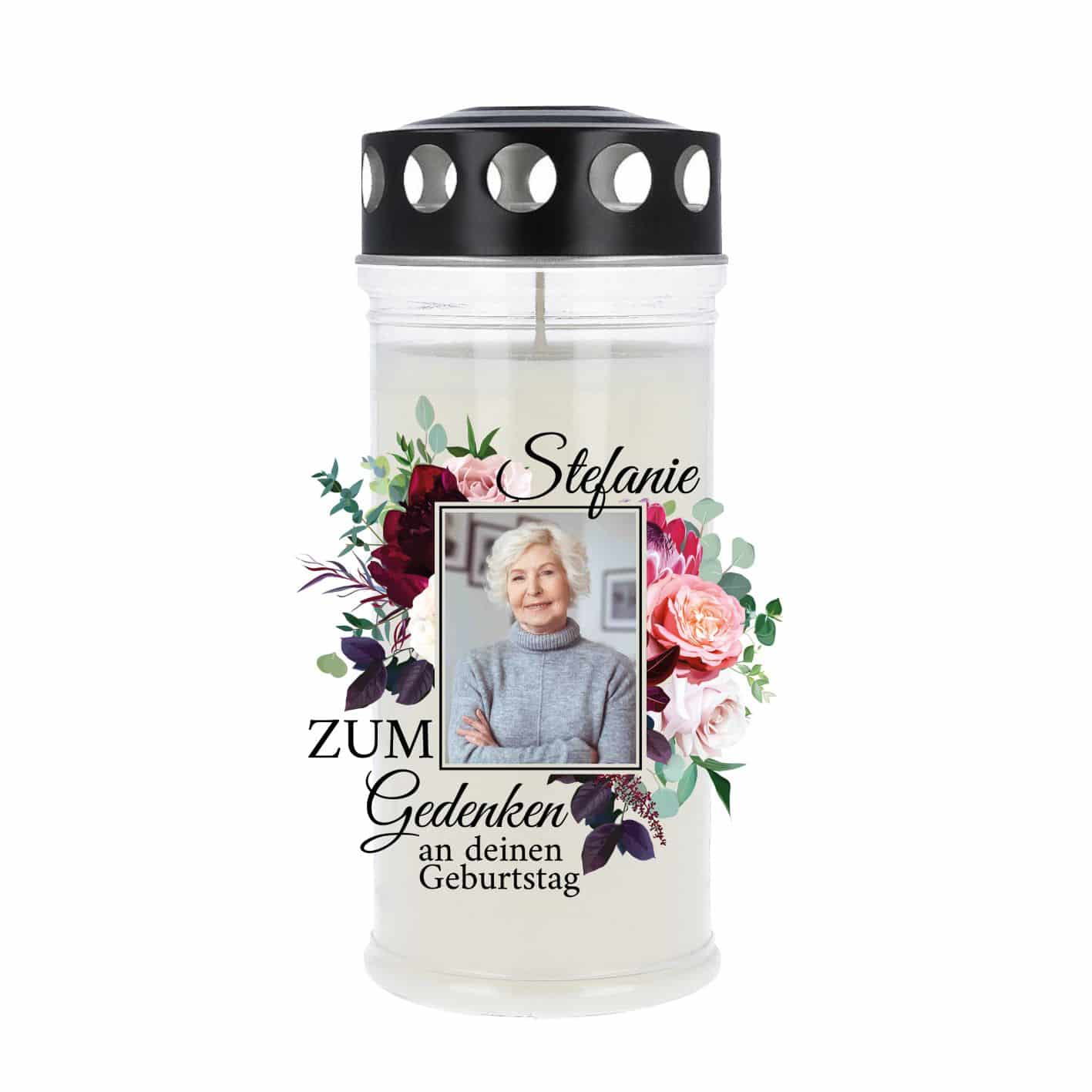 Individuelle Grabkerze mit Blumenmotiv und schwarzen Deckel