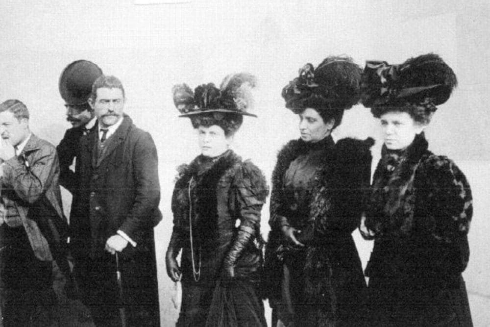 Historische Trauerbekleidung