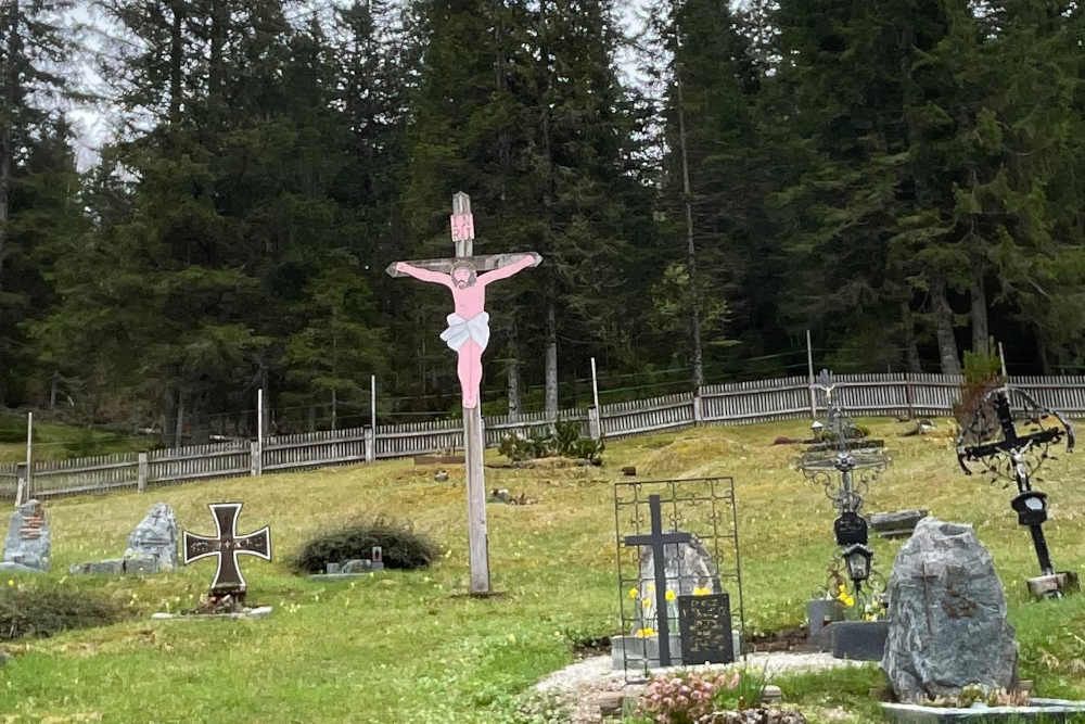 Kreuz Friedhof Neuhaus